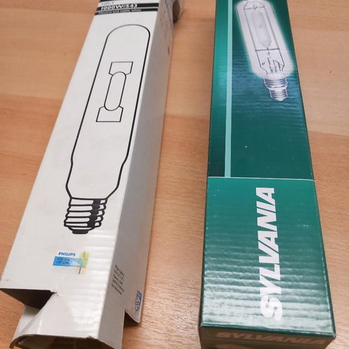 HQ 1000 watt bulbs new, set of 2