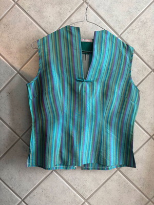 Silk sleeveless top size M like new, turquoise striped