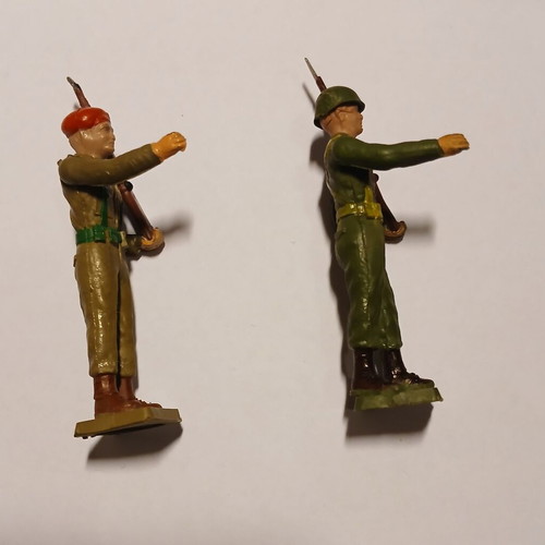 Athina toy soldiers infantry used, broken bayonet tip
