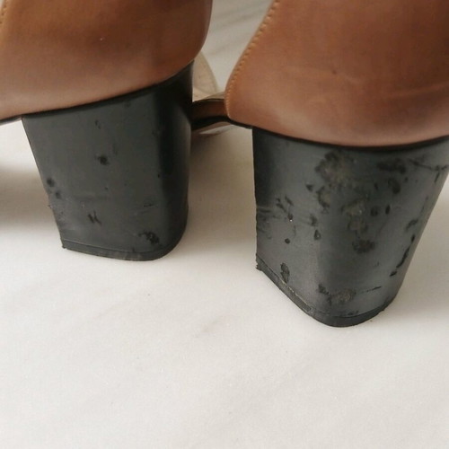 Clarks women's sandals used with square heel brown and gold