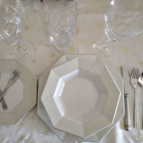 Elegant Lines Bohemia 46-piece porcelain serving set