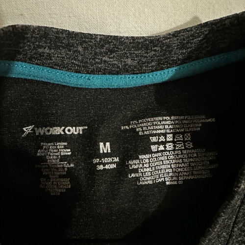 Workout shirt like new, size M, black and gray