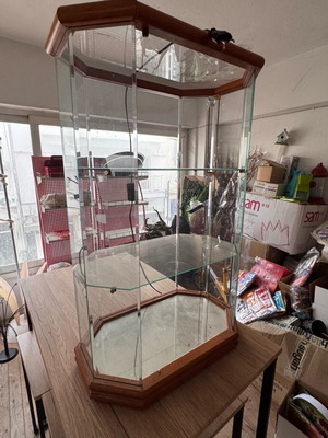 Small illuminated store showcase like new