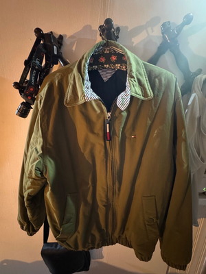 Tommy Hilfiger jacket green like new, size M