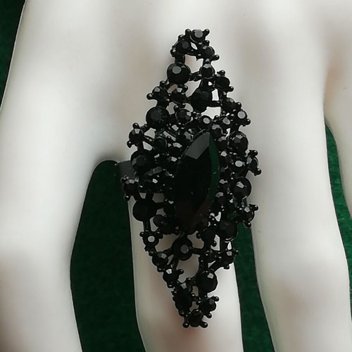 Black vintage ring with resin designs black color open size new