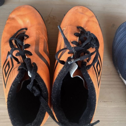 Umbro football shoes size 32 used, orange and black