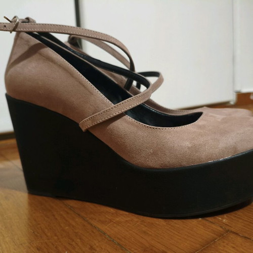 Suede pink platform shoes used with crisscross strap, size 40