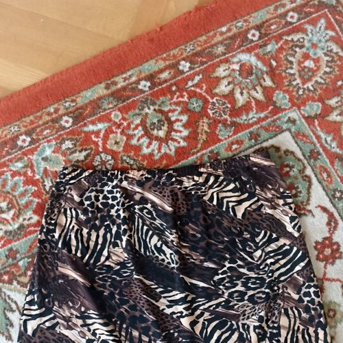 Animal print skirt large Susan Lawrence like new, brown multicolor