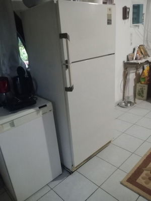 Pitsos refrigerator used, fully functional