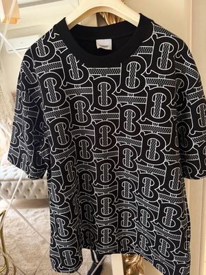 T shirt B like new, size L / 40 / 12