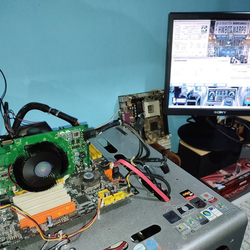 Geforce 8600GTS SLI 2 x 256MB graphics cards used with flexible connector