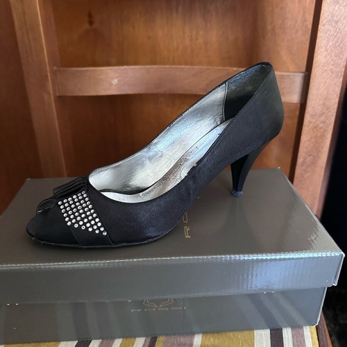 Rossi black pumps like new, size 39