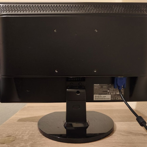 Philips 19" 192E Monitor like new with cable and stand