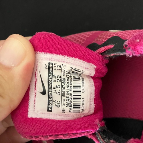 Nike n22 Kids Shoes like new fuchsia and black