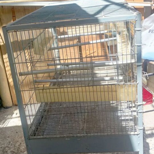 Large bird cage like new with 6 external feeders and 4 waterers