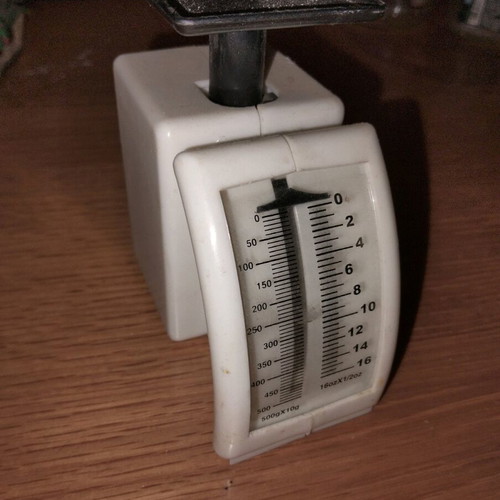 Mini scale like new