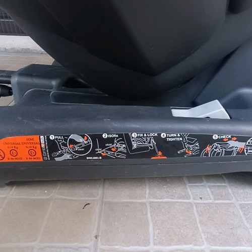 Be Safe izi Comfort Car Seat used with Isofix