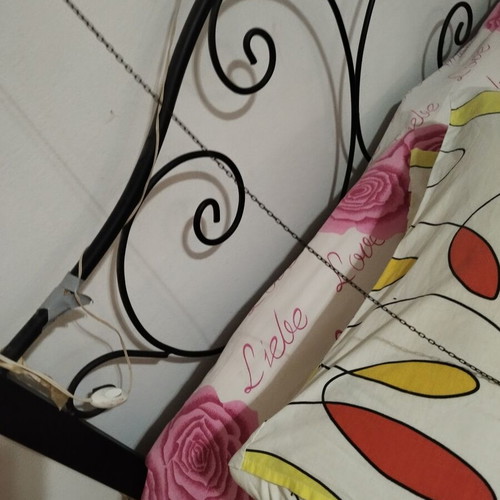 Metal black bed 160 x 200 like new