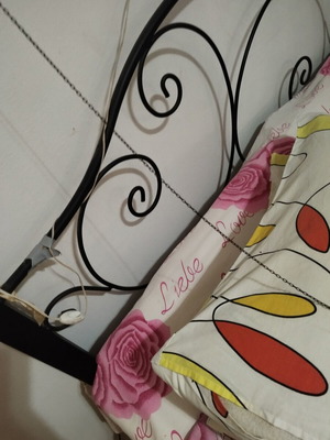 Metal black bed 160 x 200 like new