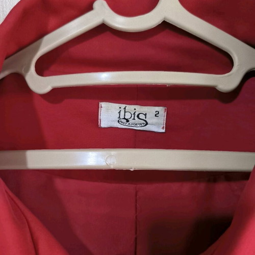Short red trench coat like new, size L