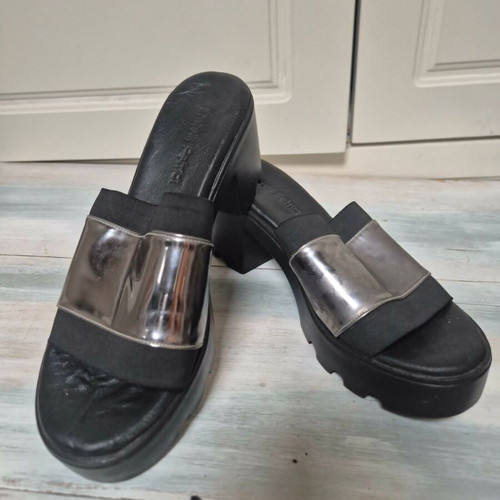 Fratelli Petridi mules size 39 like new, black and silver, 7 cm heel