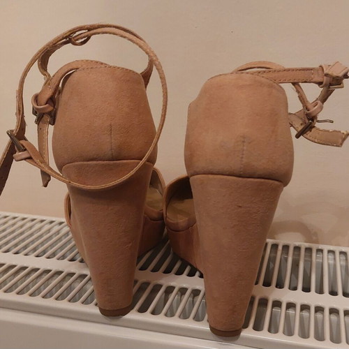 Stradivarius platforms used, size 38, salmon color