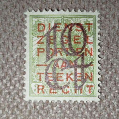 Netherlands 1923 stamp with hinge, mint condition