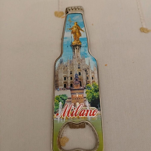 Souvenir magnet from Milano new and unused