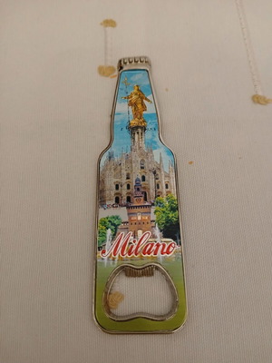 Souvenir magnet from Milano new and unused