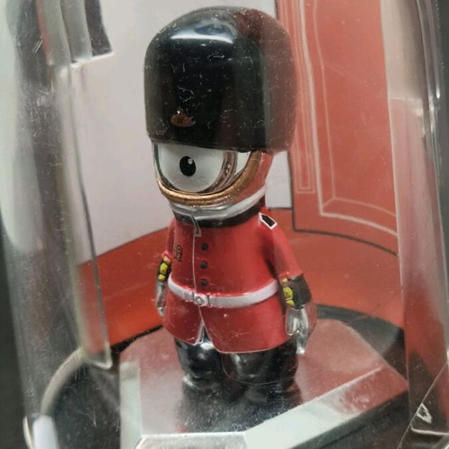 Wenlock Queen´s Guard Figurine like new, collectible London 2012 Olympic Mascot