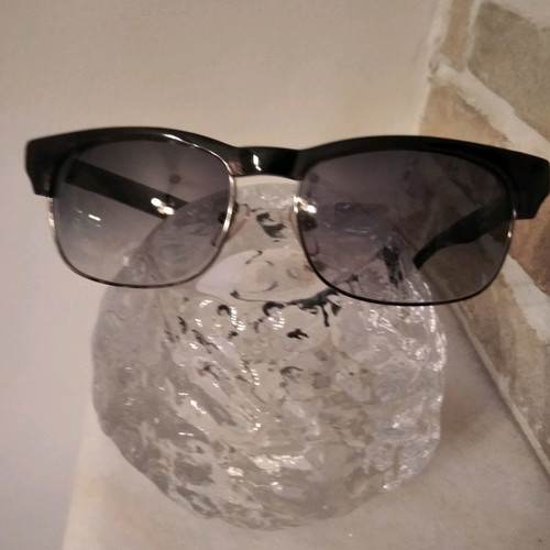 Retro kids sunglasses like new
