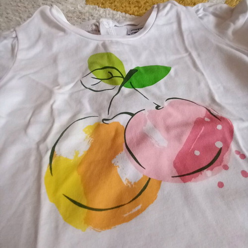 Mayoral baby clothing set like new for girls 24M with T-shirt and shorts