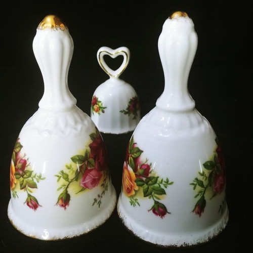 Royal Albert Old Country Roses decorative bells like new, set of 3