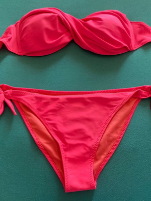 Bikini swimsuit new, size M, with slight shine