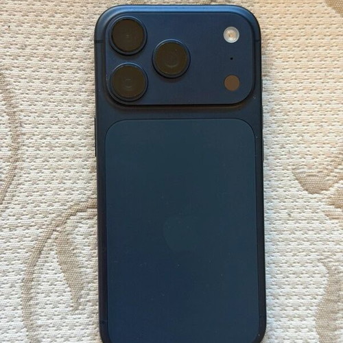 iPhone 17 Pro like new, 97% battery with extra theft warranty