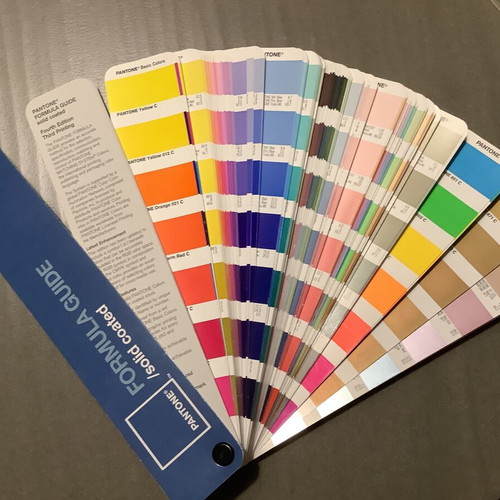 Pantone professional graphic designer bag like new with 7 Pantone guides