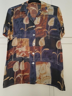 Women's summer shirt like new, short sleeve, multicolor, size 12