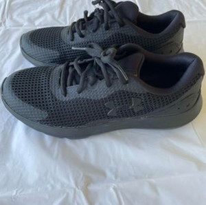 Under Armour Μαύρα Αθλητικά