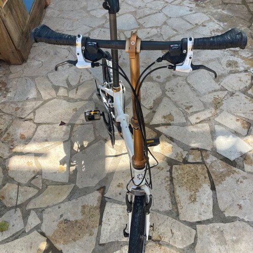 Dahon Vitesse P18 folding bike white like new, 18 speeds