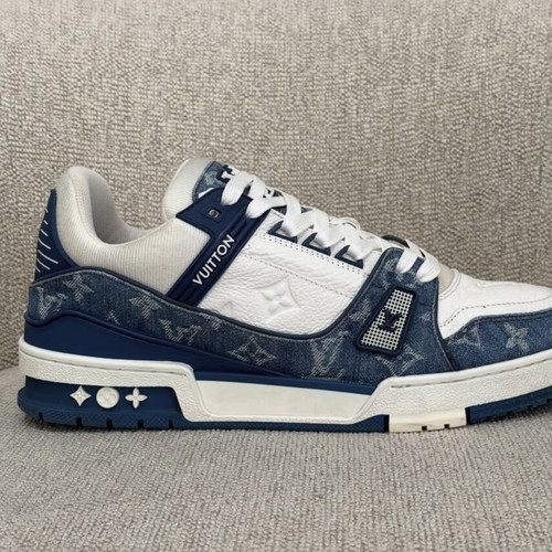 Louis Vuitton trainers blue and white sneakers like new, size 43