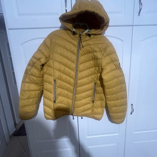 Mustard jacket like new, comfortable and soft, size M