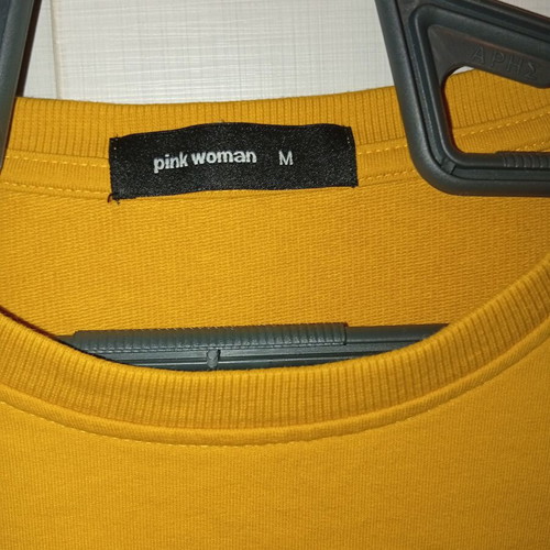 Pink Woman Yellow Crop Sweatshirt GRLS CLUB size M new