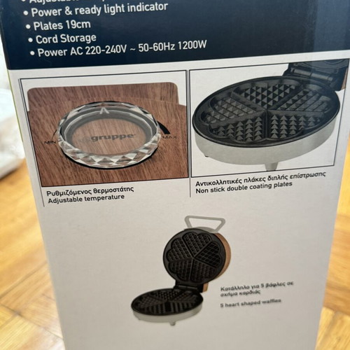 Waffle maker like new, heart-shaped waffles