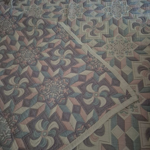Quilt for double bed like new, pastel colors, cotton-like woven