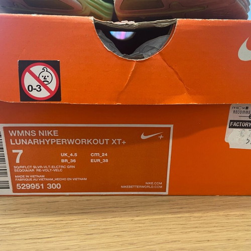Nike athletic shoes used, size 38, black and yellow