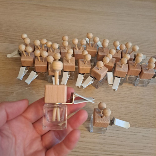 Car diffuser bottles 7 ml with wooden cap, sticks and stopper, pack of 22