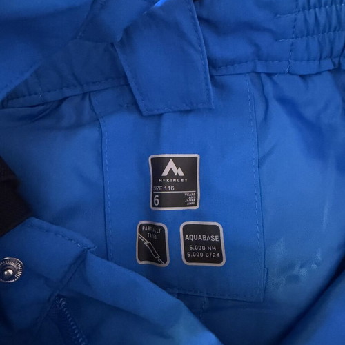 Ski suit with gloves new