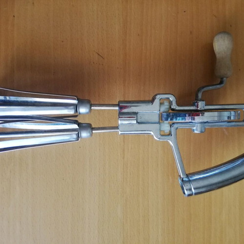 Egg beater vintage used manual working