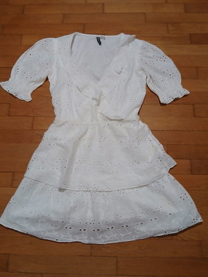 H&M Divided white broderie anglaise dress size Small like new