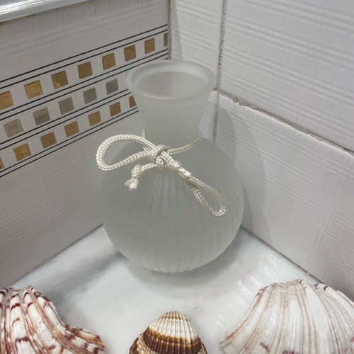 Vintage set of white twisted glass like new